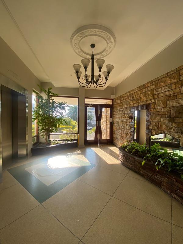 To Let 1 Bedroom Property for Rent in Sea Point Western Cape